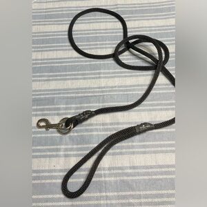 💛TODAY***$9***The Weiss Walkie black rope dog leash.